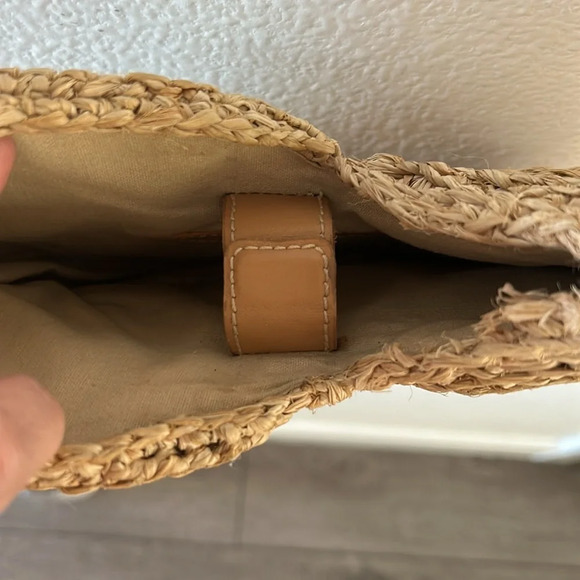 Poolside Cesi Conch Bag - Picture 5 of 9